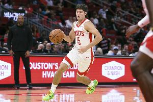 谢泼德连续4场得分上双&真实命中率80%！达此成就历史最年轻后卫