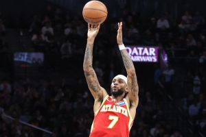 没准星！亚历山大-沃克20投9中得24分3板3助 三分一顿出手铁了8个