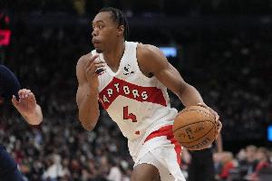 砍瓜切菜！斯科蒂·巴恩斯半场9中7&三分3中2 拿下16分4板2帽