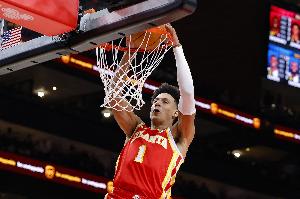 带队咬住！杰伦·约翰逊半场12中6拿到14分4板6助 三分3中2