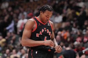 猛龙主帅：巴恩斯开场活力十足 他的沟通和帮助队友方式堪称顶级