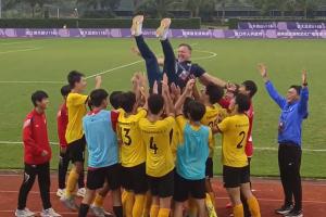 恒大足校U15主帅：不要对立传控和大脚 中国球员有个体但缺团队