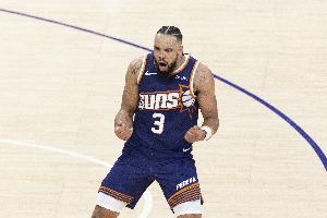 进化成喷火龙！狄龙本赛季4次半场轰下20+ 生涯第16次！