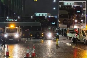 太阳报：在联赛杯输给纽卡之前，富勒姆大巴在场外发生车祸