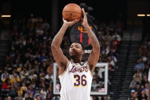 斯玛特谈三分9中5：我目前投篮手感很好 感谢詹东等队友找到我