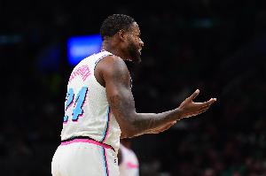 篮网主帅：海史密斯还没进行对抗训练 他的领导对年轻球员很重要