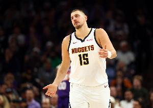 就是无解！约基奇强势砍下23分11板13助 赛季第13次三双！