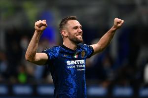 罗马诺：国米和德弗里冬窗分手并非不可能，球员想参加世界杯