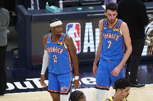 差异巨大！快船上半场输雷霆9分 但内线得分18：38落后20分