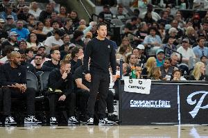 体验卡？马刺轻取奇才暂时升至西部第3 前有掘金后有湖人战绩紧咬