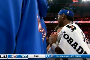 打得很混乱！快船全队出现惊人的29次失误 雷霆仅8次