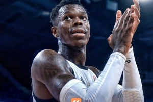 施罗德：为国家队出战很特别 只要还跑得动我就会去