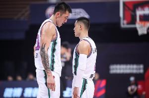 鲁媒：站直了，别趴下！明晚再战北控高速男篮复仇先要端正态度