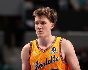 克尼佩尔：我们49个进球有39次助攻 这是漂亮的团队篮球