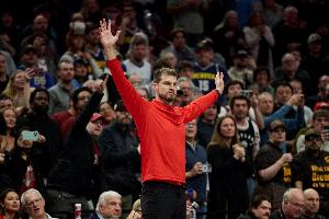 队记：斯普利特求胜欲极强&球商很高 他一直强调提速去创造机会