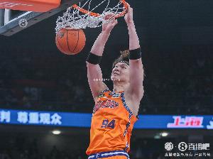 打得可以！王哲林7中5高效拿下16分8板1助2断2帽