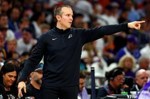 14胜12负西部第7！科尔：奥特干得非常棒 太阳的故事让人印象深刻