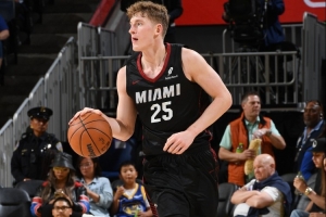 亚库乔尼斯：终结5连败至关重要 我感觉不错一直都在时刻准备着