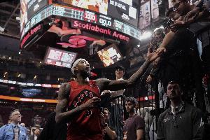 火力全开！英格拉姆18中9&三分6中4 砍全场最高29分另8板2助2断