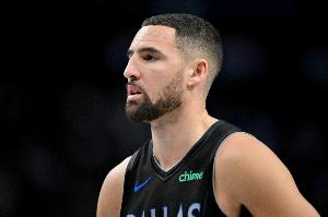 末节最后时刻失绝杀！克莱19分钟8中2拿到5分 正负值-13全队最低