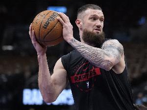 能里能外！马穆半场8中6&三分4中2 拿下14分3板1助&正负值+6