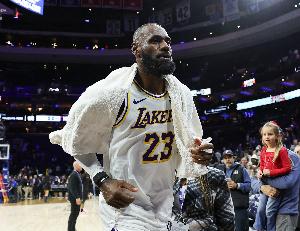 詹姆斯：爵士很擅长得分 我们在第四节一开头连续防守成功