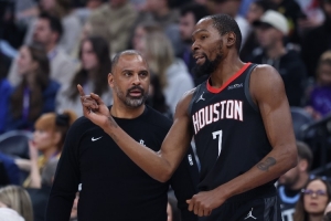 马健：乌度卡五大阵容不能成为常规武器 杜兰特拿不到球&各自为战