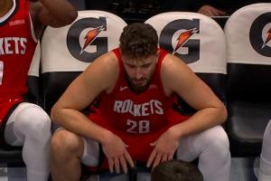 火箭不暂停 杜兰特交球…申京一个人运了半天艰难出手不中加时了