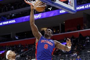 这都没赢！活塞狂揽26个前场篮板 全场122次出手比独行侠多33次