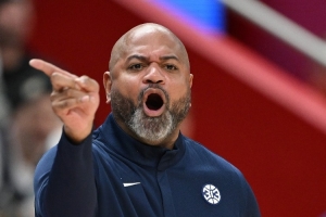 罚单警告！比克斯塔夫:裁判不能预先带立场吹罚 有些事需联盟解决