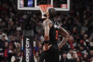 三分齐射！英格拉姆首节三分3中3独得9分1板2助 3次失误有点多