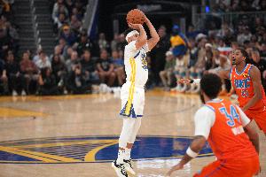 签约后只打了两场！勇士客战太阳：赛斯·库里因伤病管理缺阵