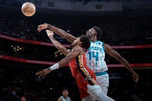 下半场苏醒不晚！普尔13中5拿到15分2助3断 上半场仅2分