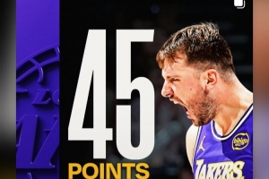 东契奇45+11+14大号三双！詹姆斯转发东契奇数据海报！