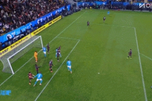 浪费良机！迈尼昂扑救脱手，埃尔马斯射门打偏