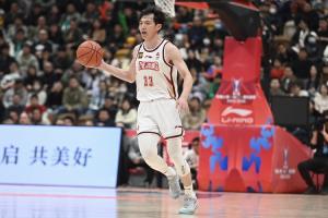 没篮依旧作用大！吴前全场送出10次助攻 虽8投仅1中但正负值+22