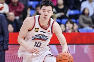 次节不太需要出手！郭昊文半场5中3拿到7分4助攻 正负值+18