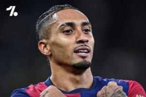 💥弗里克：FIFA评选的最佳阵就是个笑话，没有拉菲尼亚这不公平