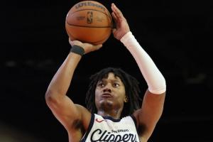 火箭旧将！小泰泰·华盛顿G联盟起飞 19投10中砍32分6板3助4断