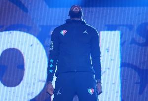 KG：给詹姆斯全明星投票的人省省吧 他根本不想打 去年就没打