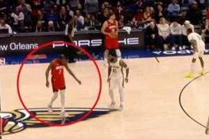 😳挥拳+沮丧+交球转头走人！昨日KD面对申京诸多沮丧瞬间合集