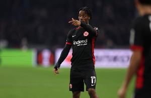 记者：尼斯有意法兰克福前锋瓦希，但球员预计不会在冬窗离队