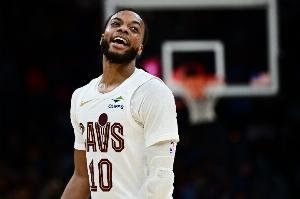 火力可以！加兰半场13中6砍最高16分外加4助 三分5中2