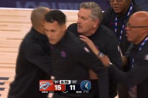 🚨献祭自己！芬奇不满未响哨连吃两T被驱逐 半节打卡下班！