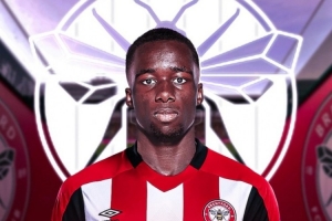 意大利21岁边后卫卡约德本赛季英超已28次过人，比内托、萨卡都多