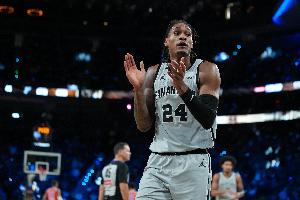 今天状态不错！瓦塞尔半场9中5&三分6中3贡献13分5板