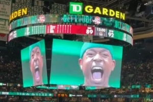 小托马斯现场观战绿军 赛后发推喊话球队：赛季末签下我吧😂