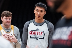 西雅图大学70-66华盛顿大学 淡厚然替补出战8分钟 7中4砍下9分2板