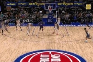 血亏！斯图尔特压哨送米勒三罚&个人五犯 回看垫脚追加一级恶犯