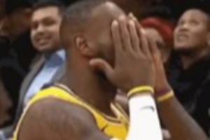 键盘侠|詹姆斯1v9梦回骑士1.0时期！这状态能打到50岁&其他人醒醒